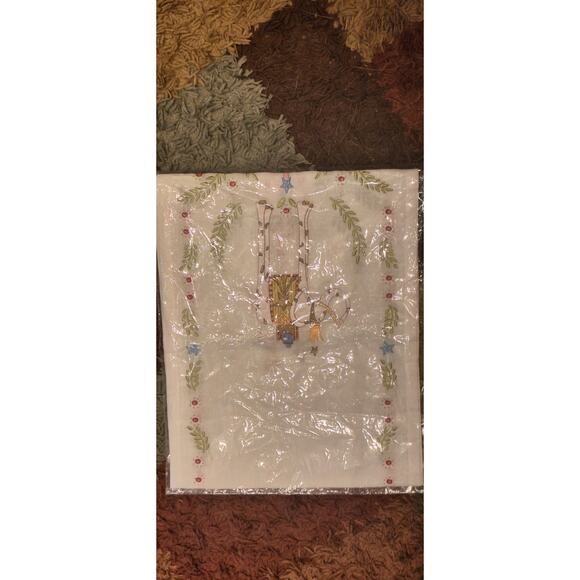 Retired Patience Brewster 08-30799 Embroidered Elephant Table Runner RARE NWT - Picture 2 of 8